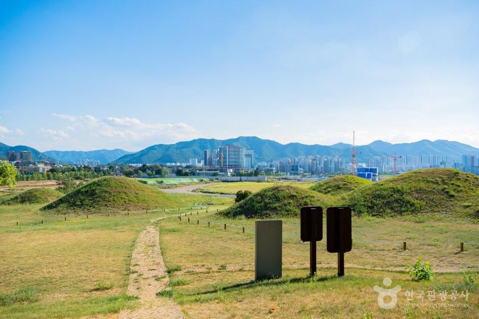 경산 임당동과 조영동 고분군